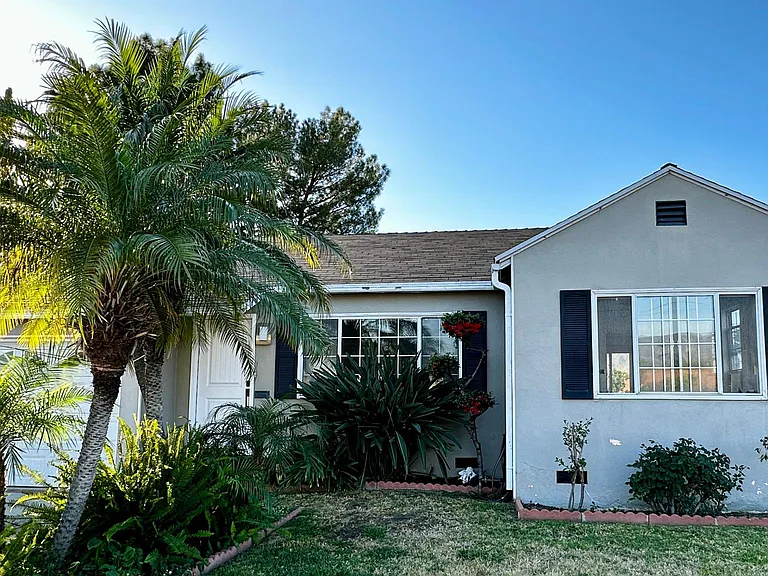 2133 N Buena Vista St — Photo 45