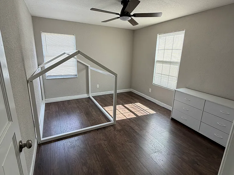 1405 Paula Dr — Photo 14