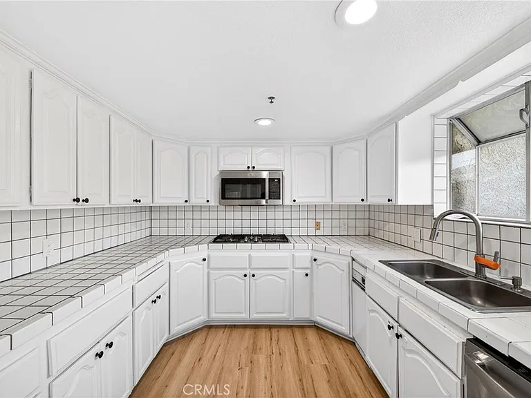 2033 W 231st St — Photo 10