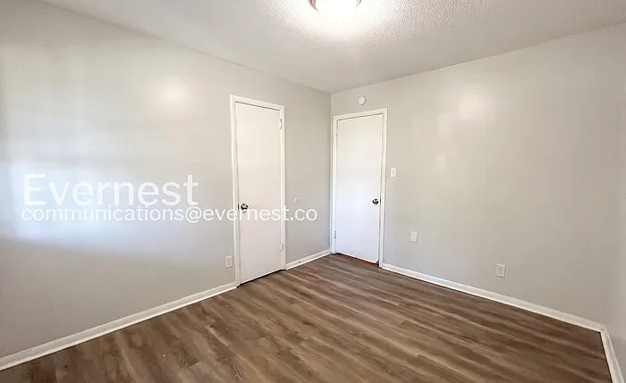 404 Dabney Dr — Photo 15