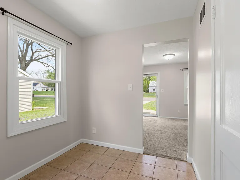 5209 N Glen Elm Dr — Photo 9