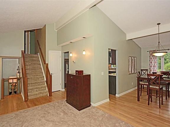 5th image of 17381 Creighton Dr