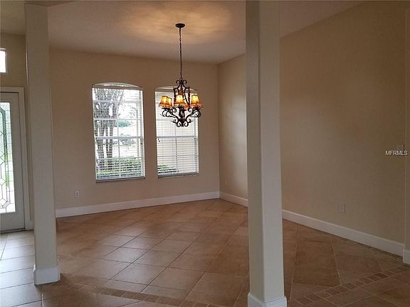 3rd image of 826 Arbormoor Pl