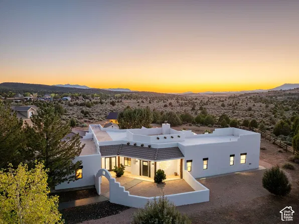 1235 Carters Pond Rd, Dammeron Valley, UT 84783