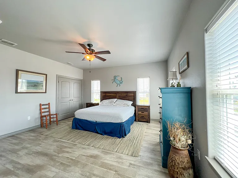 4037 Summit Dr — Photo 32