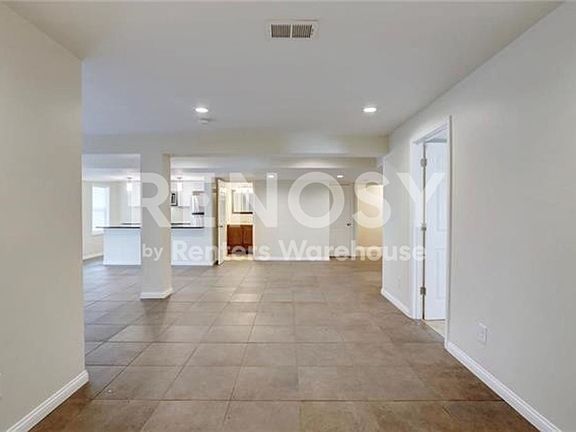 5th image of 3836 Lloyd St
