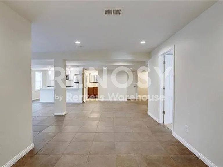 3836 Lloyd St — Photo 5
