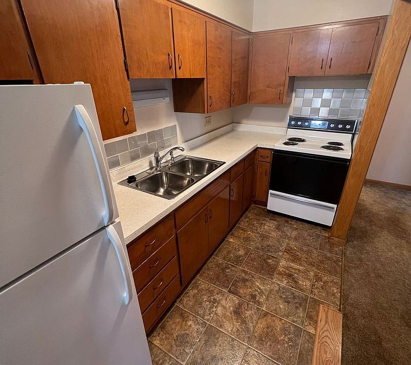 Slifer Street Apartments 120 W Slifer St Portage WI Zillow