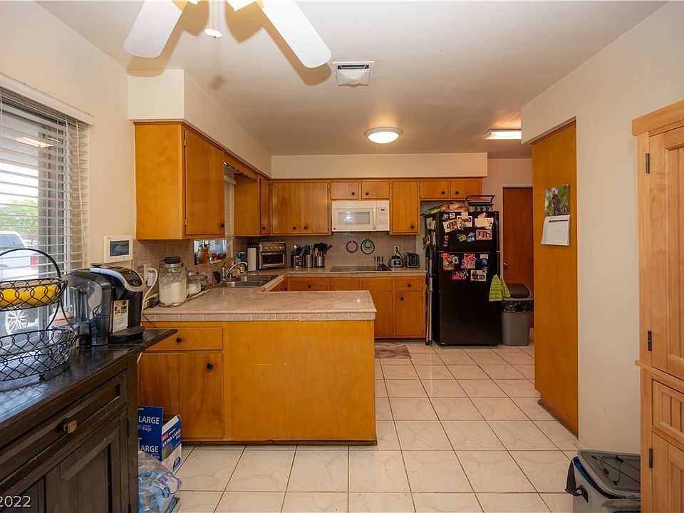 2nd image of 901 E Saint Louis Ave #5
