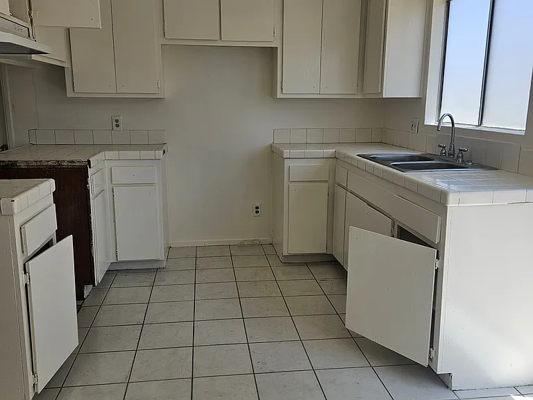 4703 Clara St #G — Photo 2