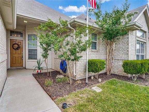 3rd image of 958 Redfish Dr