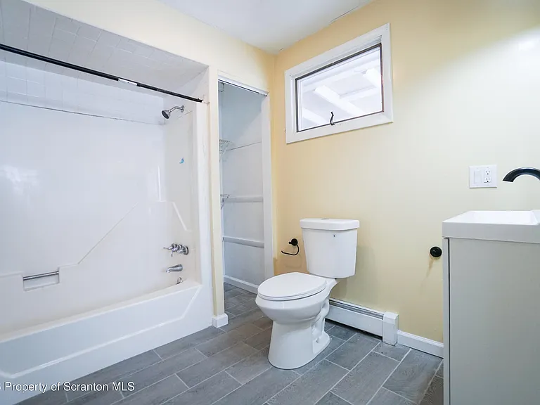 1519 Meylert Ave — Photo 10