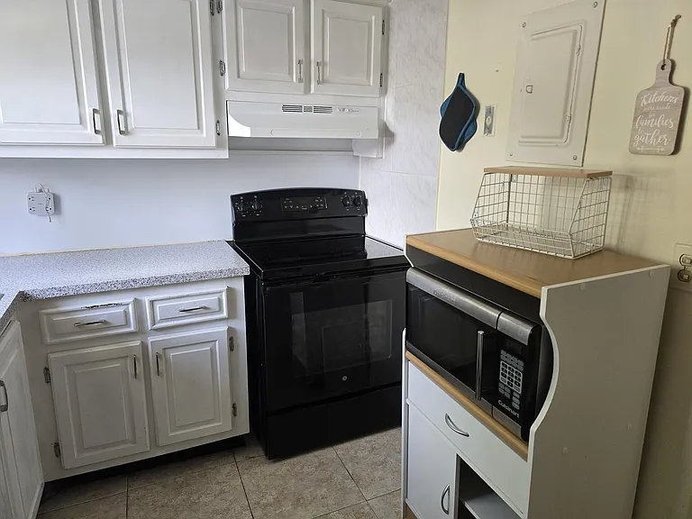 177 Lake Dora Dr — Photo 5