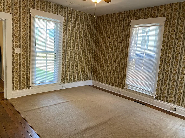 310 Steele St — Photo 8