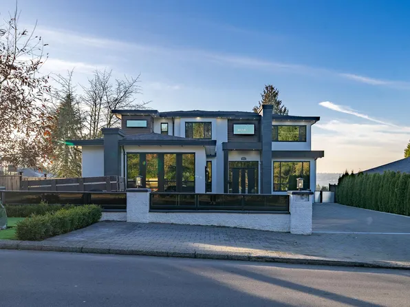 11229 136th St, Surrey, BC V3R 3B8