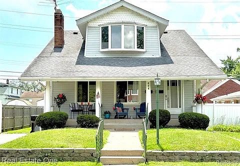 1st image of 355 Poplar St #2