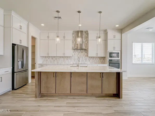 4075 W Silverdale Road, San Tan Valley, AZ 85144