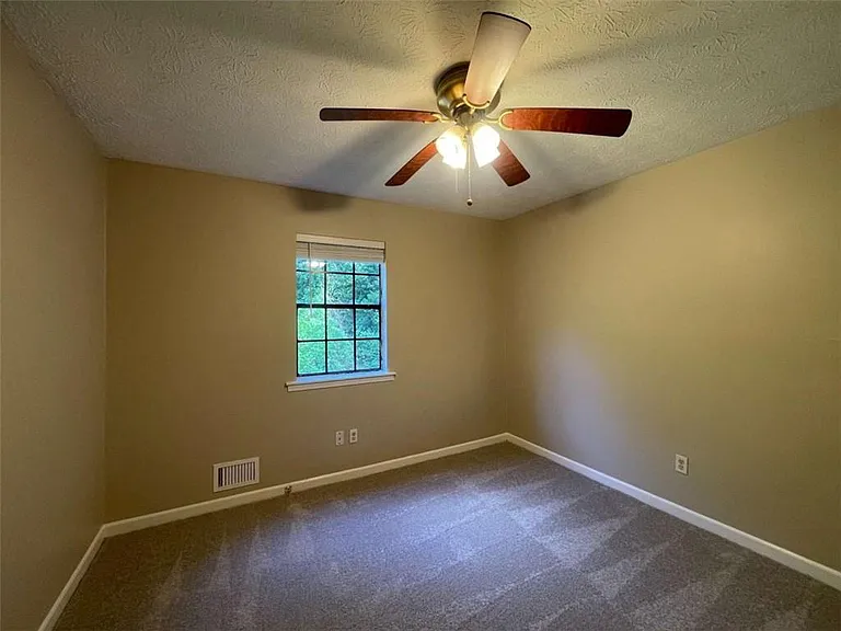 55 Huntridge Dr — Photo 13
