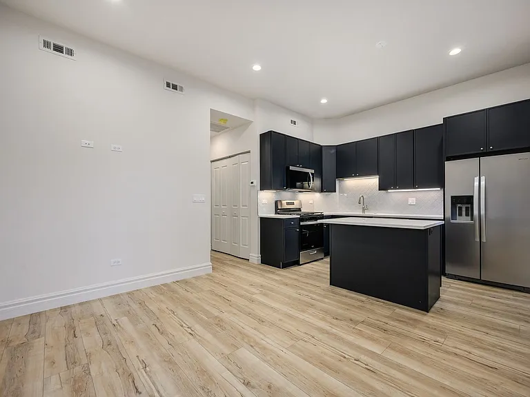 1710 W Belmont Ave #102 — Photo 1