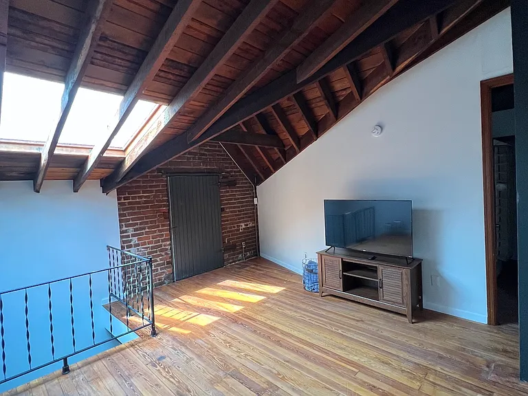 20 E 18th St #3 — Photo 8