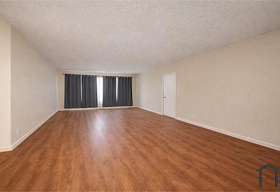 2nd image of 2715 S Cloverdale Ave #4