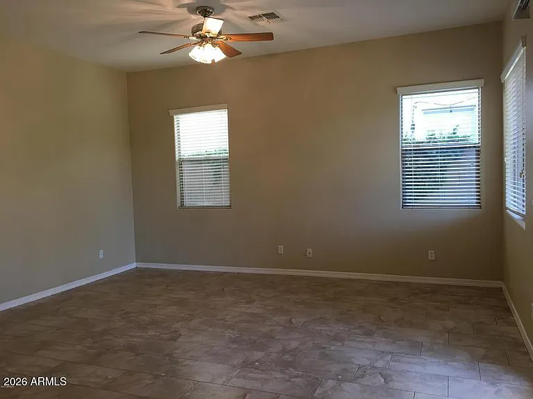 2417 E Iris Dr — Photo 16