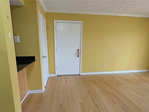 5th image of 3120 Seven Pines Ct Unit 202