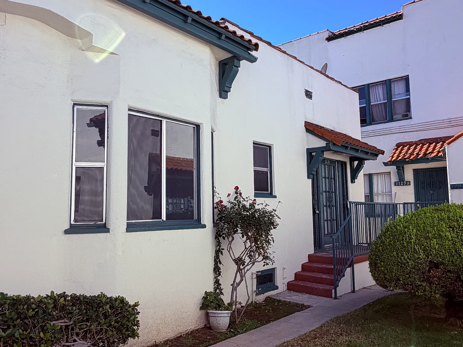 1 bed, 800 sqft, $2,100 — Photo 3