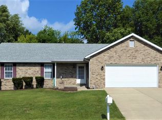 1853 Spruce Hill Dr, Belleville, IL 62221