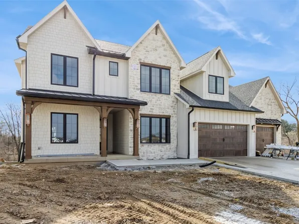 401 Macbride Trl, Solon, IA 52333