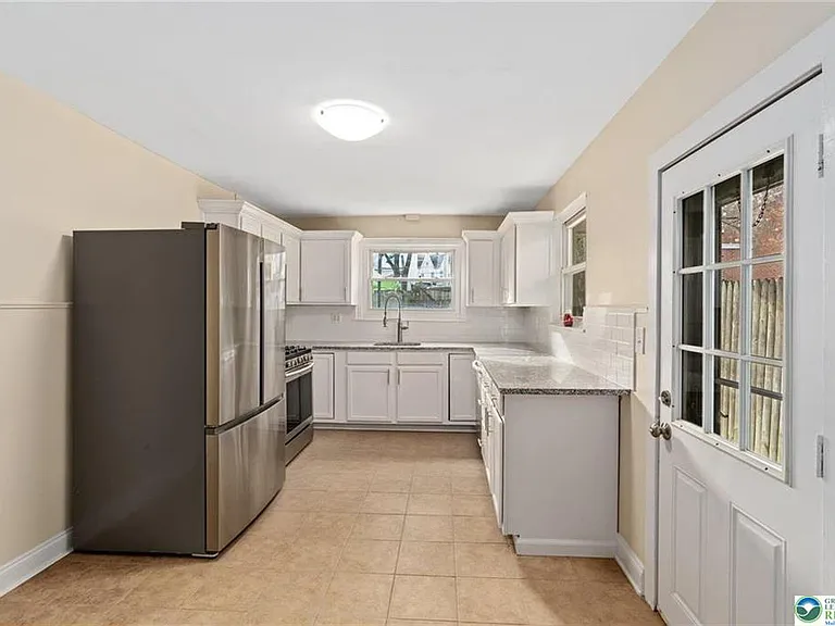 528 N Mohr St — Photo 11