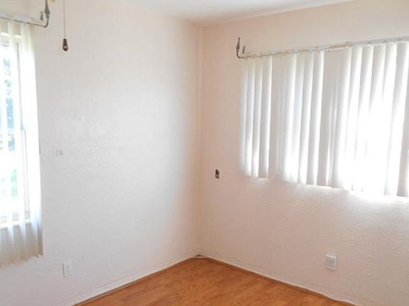2nd image of 6211 Hampton Dr N