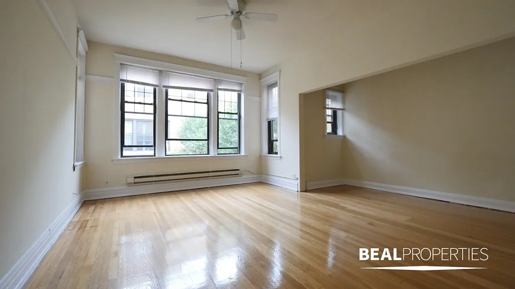 721.5 W Barry Ave — Photo 1