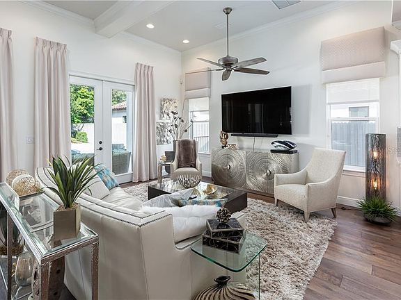 5th image of 701 Pansy Ave