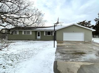 241 N State St, Franklin Grove, IL 61031