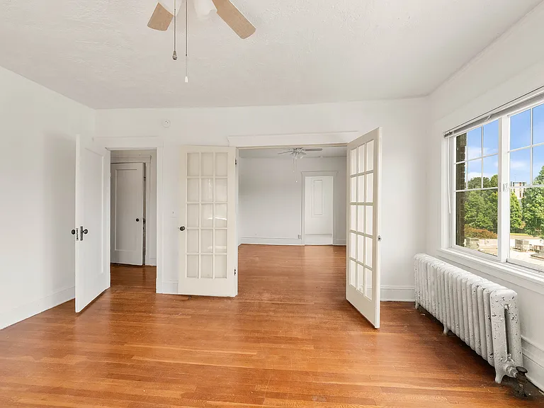 Historic Paramount Apartments — Photo 33