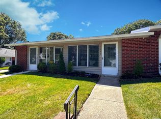 188 Ventry Ct UNIT B, Ridge, NY 11961