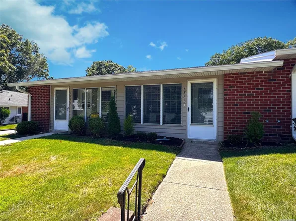 188 Ventry Court #B, Ridge, NY 11961
