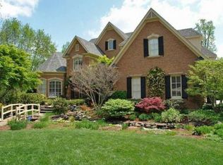 28 Loch Ridge Dr, Greensboro, NC 27408