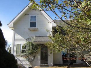 10 Salmon Ct, Whitethorn, CA 95589