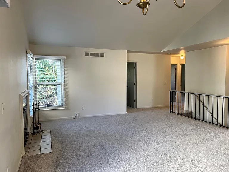 1629 Glenbrooke Ct — Photo 6