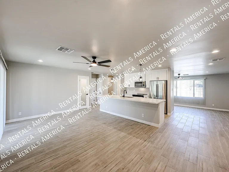 1704 E Pickrell Dr — Photo 9