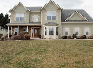 239 Woodsview Dr, Webster, NY 14580