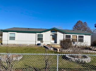 23 Peach Ln, Burbank, WA 99323