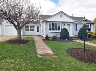 93 Rockwood Ave, Cranston, RI 02920