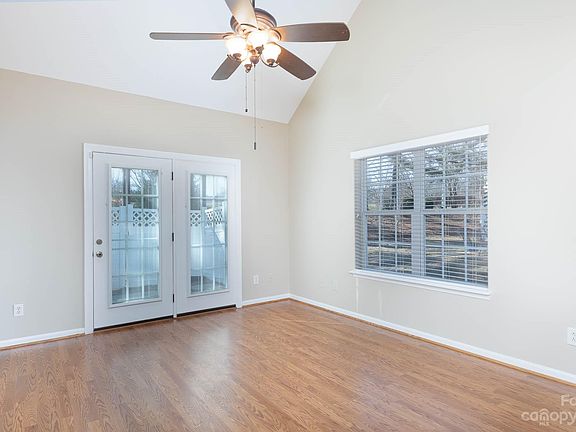 2nd image of 1737 Hidden Creek Dr