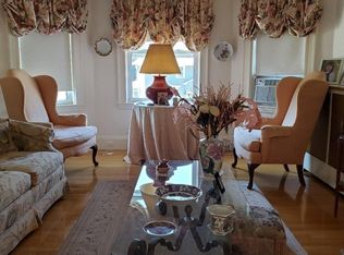 151 Manthorne Rd FLOOR 2, West Roxbury, MA 02132