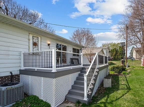 2nd image of 2103 Fairmeadows Dr