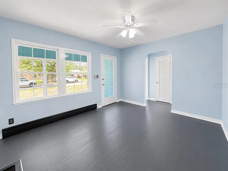 3209 Avenue A W — Photo 12