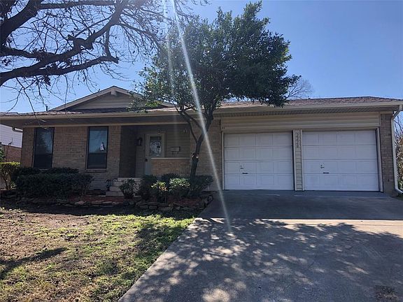 3rd image of 2220 Bayberry Dr